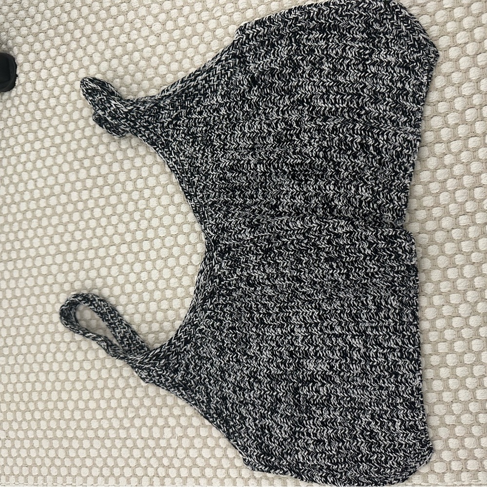 Aritzia Talula Black and White Knit Crop Top